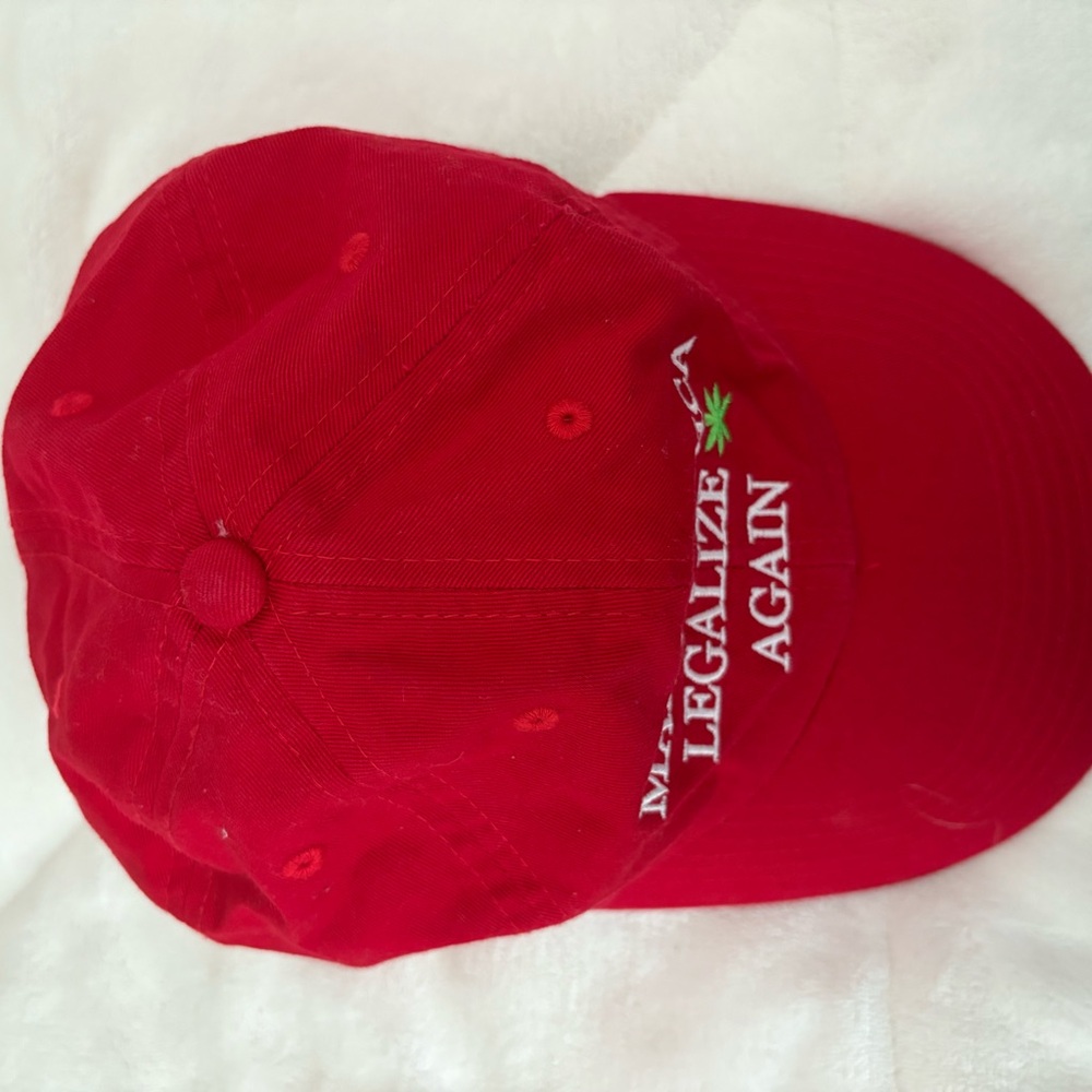 Red Embroidered Slogan Cap - Picture 2 of 3
